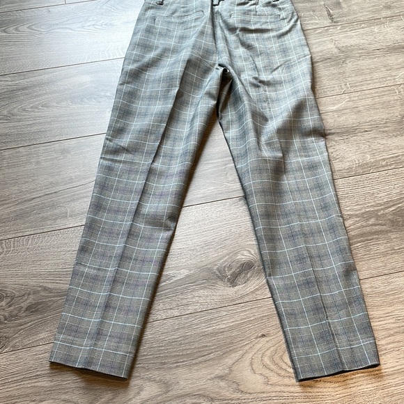 3/$35 The Iconic Ankle Pull on  Pant with Belt loops and faux pockets . - Picture 2 of 7